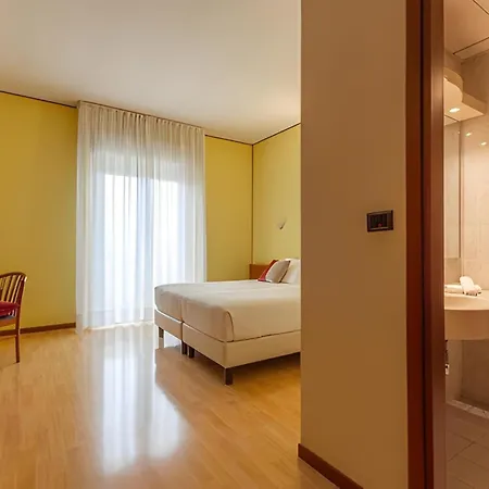 Terme Paradiso 3* אבנו טרמה