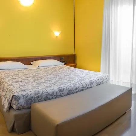 Terme Paradiso 3* אבנו טרמה