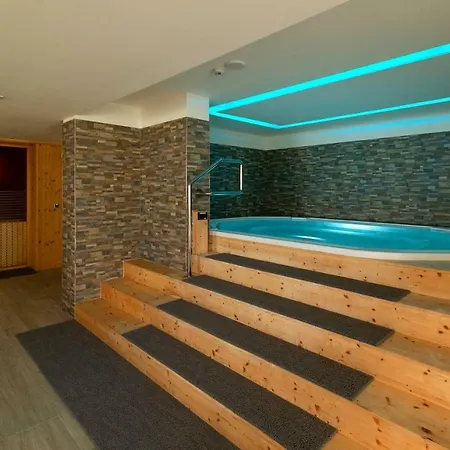 Terme Paradiso 3* אבנו טרמה